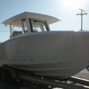 Robalo R300 Center Console