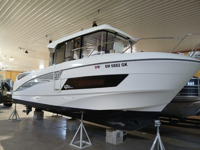 2019 Beneteau Barracuda 9